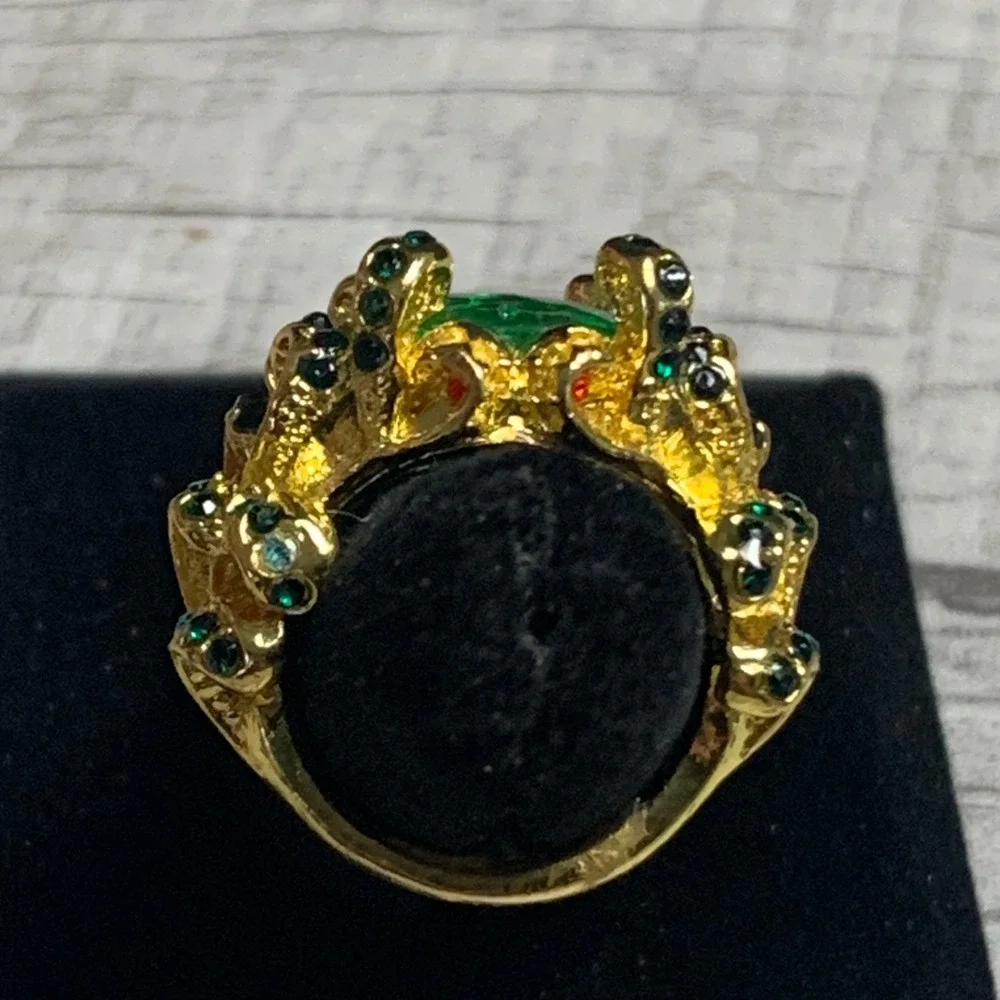 N/A ornate cocktail